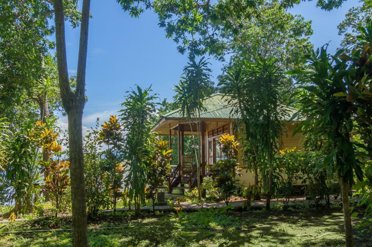 Bunaken Divers Sea Breeze Resort Exterior foto